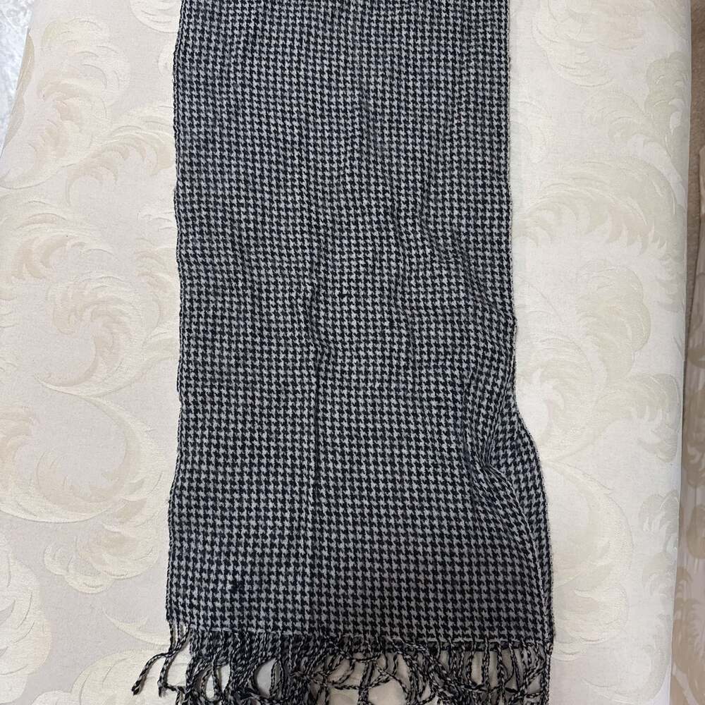 Houndstooth Wool Scarf‎